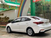 Bán Hyundai Accent 1.4 MT Base sản xuất năm 2018, màu trắng còn mới, giá 415tr