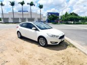 Cần bán Ford Focus Ecoboot 2017 mầu trắng cá nhân