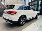 Cần bán Mercedes GLC 200 năm 2020, màu trắng, vay trả góp 90%