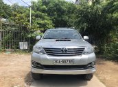 Cần bán lại xe Toyota Fortuner sản xuất 2015, màu bạc số sàn, giá 590tr