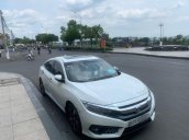 Cần bán Honda Civic sản xuất năm 2017, màu trắng, nhập khẩu 