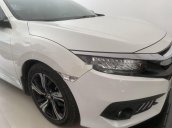 Cần bán Honda Civic sản xuất năm 2017, màu trắng, nhập khẩu 