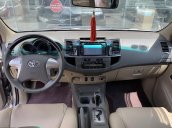 Cần bán Toyota Fortuner 2.7V 4x2AT 2013, màu bạc, đi 156.000 km, giá tốt