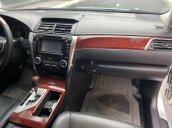 Cần bán xe Toyota Camry 2.5Q sản xuất năm 2013, màu bạc, giá 718tr