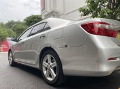 Cần bán xe Toyota Camry 2.5Q sản xuất năm 2013, màu bạc, giá 718tr