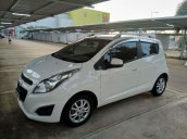 Cần bán Chevrolet Spark sản xuất năm 2014, màu trắng, số sàn