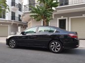 Bán Honda Accord đời 2018, màu đen, 960tr