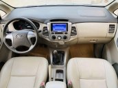 Cần bán lại xe Toyota Innova G đời 2014, màu bạc