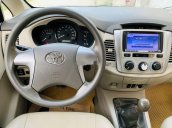 Cần bán lại xe Toyota Innova G đời 2014, màu bạc