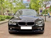 Cần bán gấp BMW 320i đời 2018, màu đen, nhập khẩu nguyên chiếc