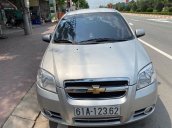 Cần bán Chevrolet Aveo sản xuất năm 2013, màu bạc xe gia đình, 195 triệu