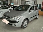 Bán Hyundai Getz sản xuất 2010, màu bạc xe gia đình