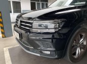 Cần bán lại xe Volkswagen Tiguan đời 2017, màu đen, nhập khẩu nguyên chiếc 