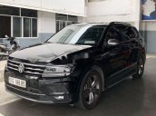 Cần bán lại xe Volkswagen Tiguan đời 2017, màu đen, nhập khẩu nguyên chiếc 