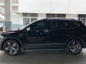 Cần bán lại xe Volkswagen Tiguan đời 2017, màu đen, nhập khẩu nguyên chiếc 