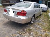 Bán xe Toyota Camry đời 2005 còn mới