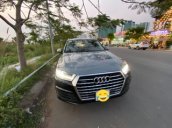 Bán lại xe Audi Q7 sản xuất năm 2017, màu đen, full option