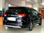 Bán Kia Sedona đời 2016, màu đen như mới