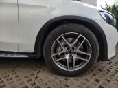 Mercedes GLC300 4Matic 2019 trắng, 3900 km