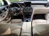 Mercedes GLC300 4Matic 2019 trắng, 3900 km