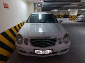 Bán xe Mercedes E200 năm sản xuất 2008, màu trắng, xe nhập chính chủ