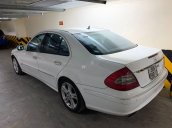 Bán xe Mercedes E200 năm sản xuất 2008, màu trắng, xe nhập chính chủ