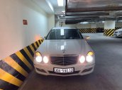 Bán xe Mercedes E200 năm sản xuất 2008, màu trắng, xe nhập chính chủ