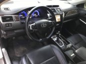 Bán Toyota Camry 2.5Q sản xuất năm 2017, màu vàng còn mới, giá tốt