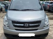 Cần bán gấp Hyundai Grand Starex sản xuất năm 2015, màu bạc, xe nhập chính chủ