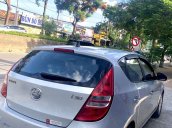 Gia đình bán xe Hyundai i30 2009, màu bạc, xe nhập, máy chất