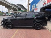 Cần bán nhanh chiếc xe Toyota Innova Venturer năm 2018, màu đen