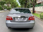 Bán Mercedes E200 đời 2012, màu xám, giá tốt