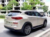 Cần bán gấp Hyundai Tucson 2.0 2019 còn mới 