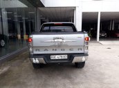 Bán Ford Ranger năm 2015, màu xám số sàn