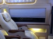 Bán Ford Transit Limousine 10 chỗ VIP ghế massage