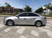 Cần bán xe Chevrolet Cruze 2010, màu bạc còn mới