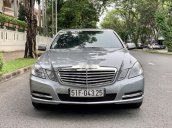 Bán Mercedes E200 đời 2012, màu xám, giá tốt