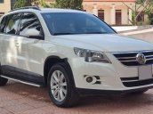 Xe Volkswagen Tiguan đời 2010, màu trắng, nhập khẩu còn mới