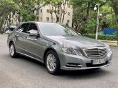 Bán Mercedes E200 đời 2012, màu xám, giá tốt