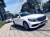 Cần bán Mercedes E200 đời 2019, màu trắng