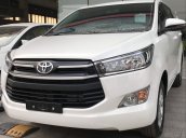 Cần bán Toyota Innova E MT sản xuất 2020, màu trắng giá cạnh tranh, giao nhanh