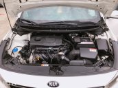 Bán xe Kia Cerato 1.6 MT, date 09/2018 màu trắng