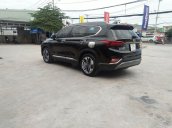 Cần bán gấp Hyundai Santa Fe năm sản xuất 2018, màu đen đã đi 13.000km