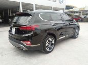 Cần bán gấp Hyundai Santa Fe năm sản xuất 2018, màu đen đã đi 13.000km