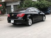 Cần bán xe Chevrolet Cruze LT sản xuất 2017, màu đen, giá 348tr