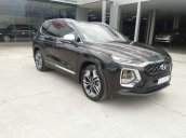 Cần bán gấp Hyundai Santa Fe năm sản xuất 2018, màu đen đã đi 13.000km