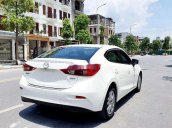 Cần bán xe Mazda 3 đời 2018, màu trắng