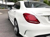 Bán Mercedes C250 AMG 2015 màu trắng nội thất đỏ Cherry, Option: Loa bum, cửa nóc, nước hoa