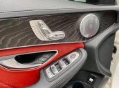 Bán Mercedes C250 AMG 2015 màu trắng nội thất đỏ Cherry, Option: Loa bum, cửa nóc, nước hoa