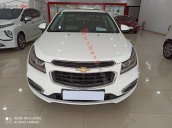 Cần bán lại xe Chevrolet Cruze 1.8AT đời 2017, màu trắng còn mới 